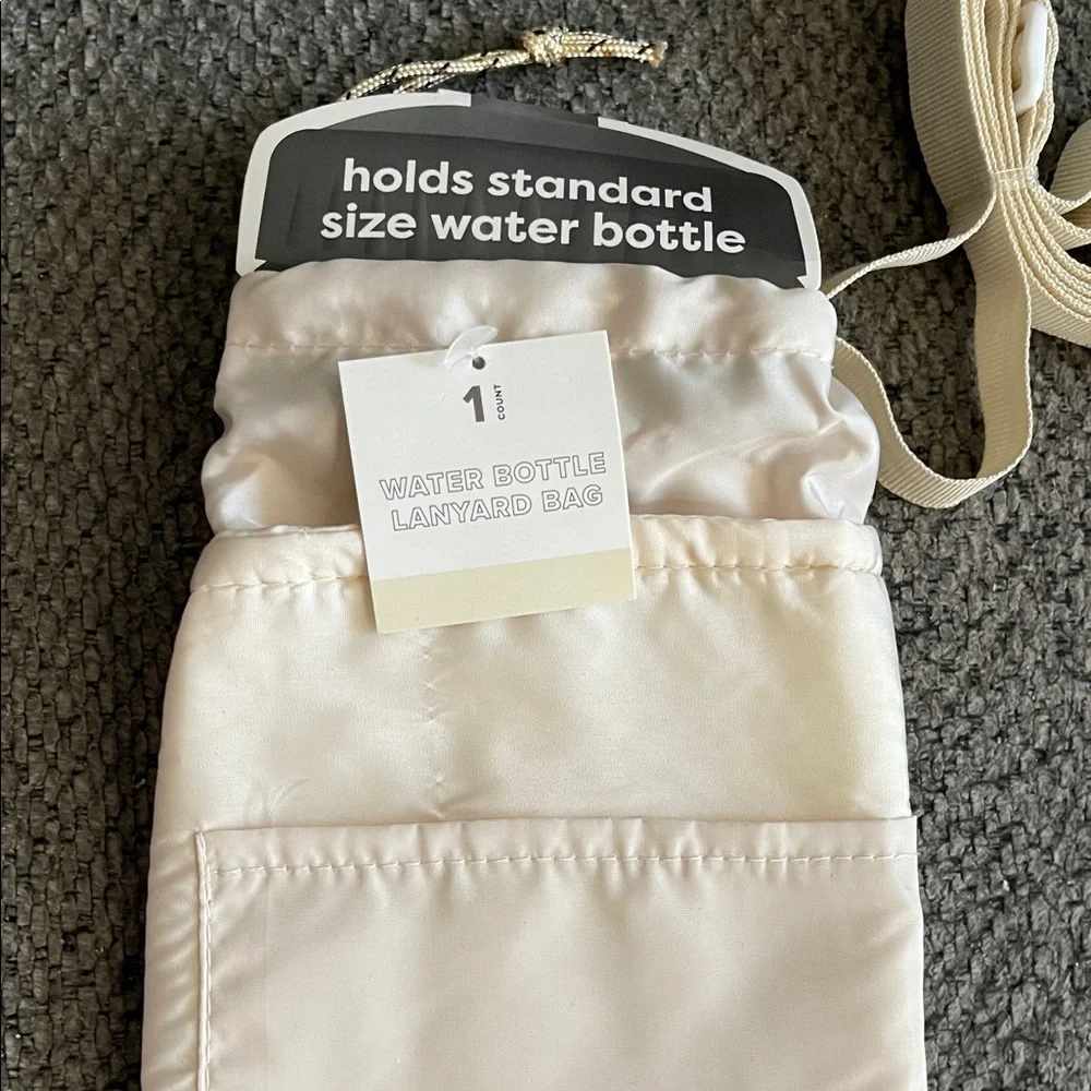Boppy Classic Slipcover (Giraffes) & Cream Bottle Holder - Picture 4 of 5